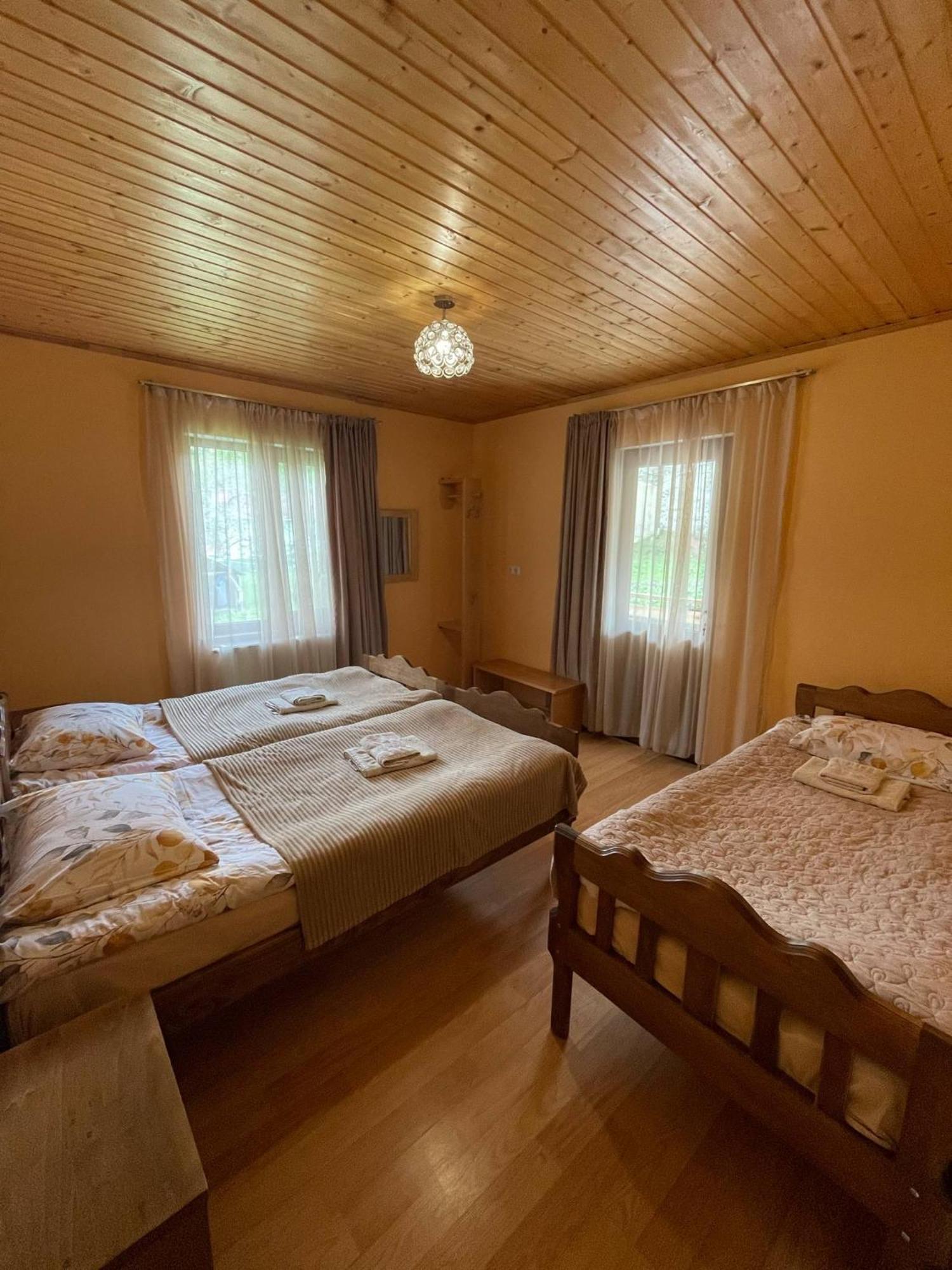 Guest House Victor Zhabeshi Eksteriør billede